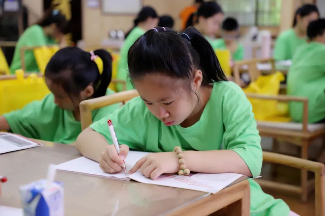 沒想到，這是9歲小女孩來爸媽在線學習的收獲！